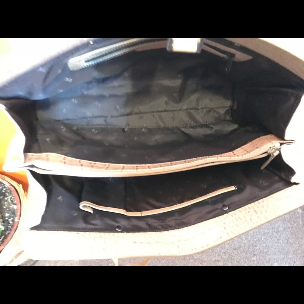 Not Available: Kenneth Cole Studded  Handbag